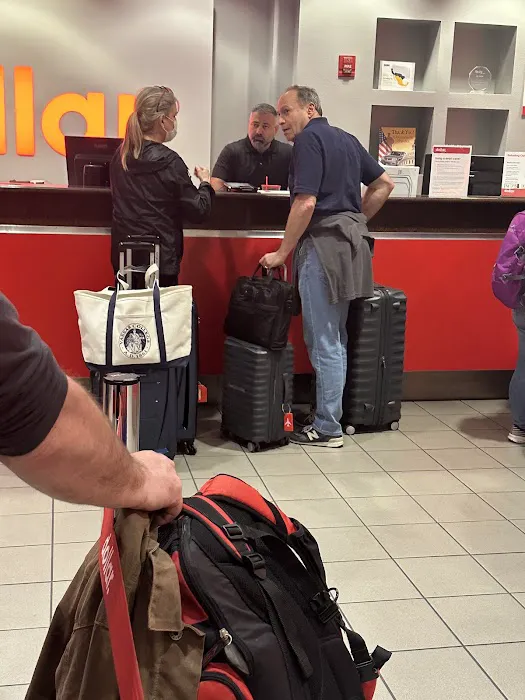 Dollar Car Rental - Phoenix - Sky Harbor International Airport Picture 5