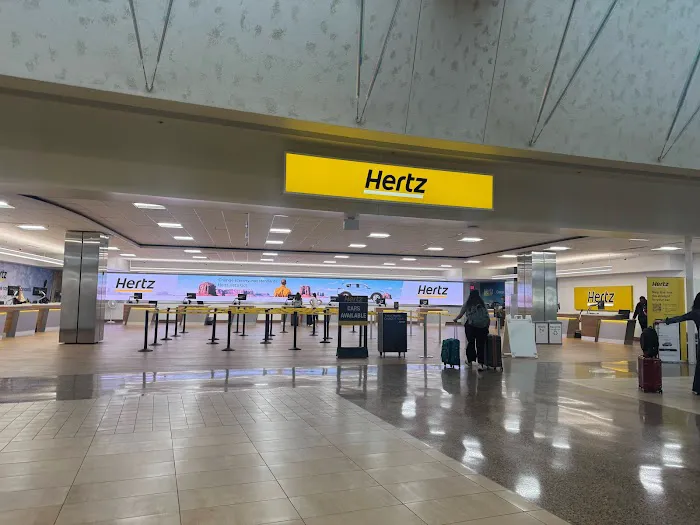 Hertz Car Rental - Phoenix - Phoenix Sky Harbor International Airport (PHX) Picture 7
