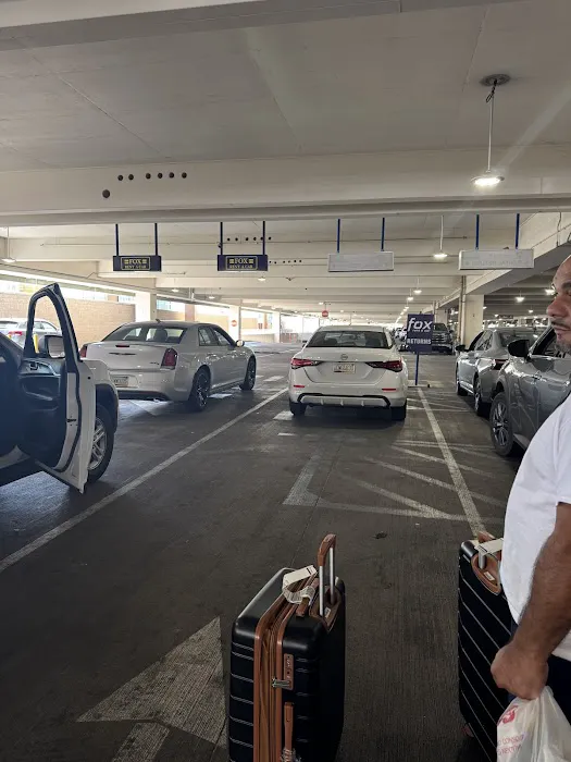 Fox Rent A Car Phoenix Airport Picture 7