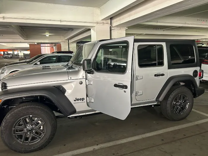 Fox Rent A Car Phoenix Airport Picture 4