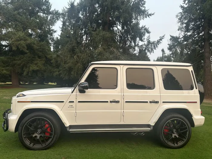 Fisher Luxury Rental Picture 2
