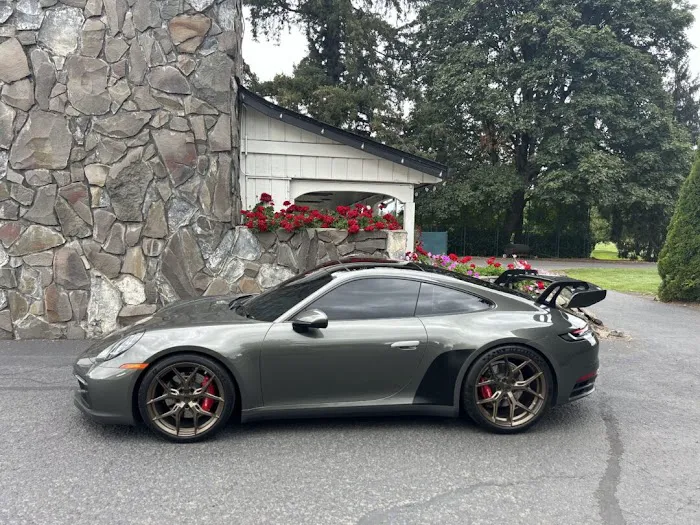 Fisher Luxury Rental Picture 8