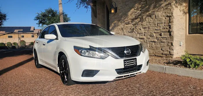 24/7 car rental Picture 5