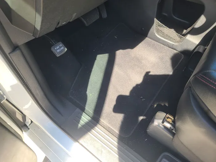 Avis Car Rental Picture 6