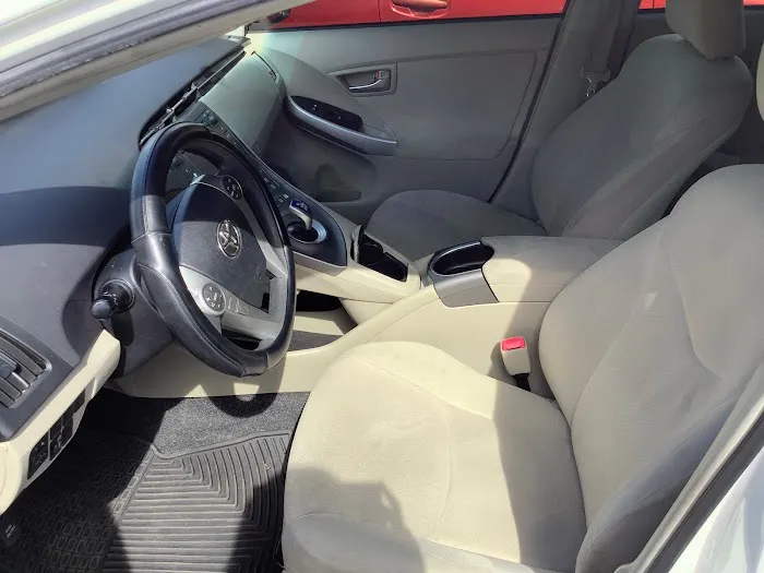 Trusted Auto Rideshare Vehicle Provider Picture 8