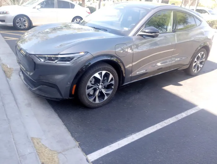 Avis Car Rental Picture 7
