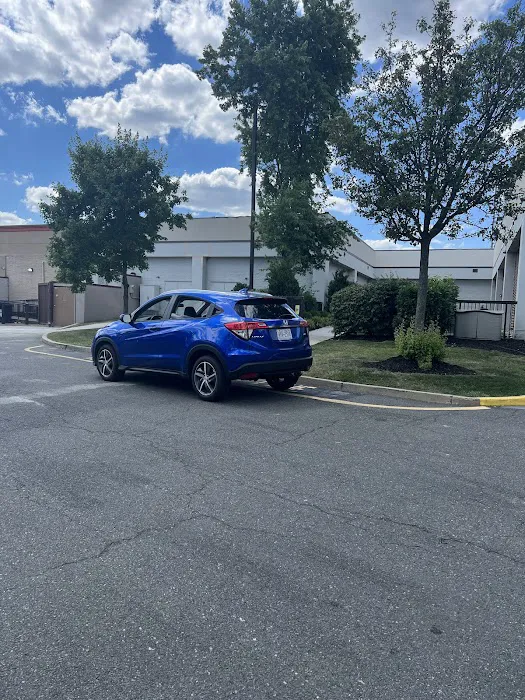 Hertz Car Rental - Woodbridge - Hampton Inn Picture 1