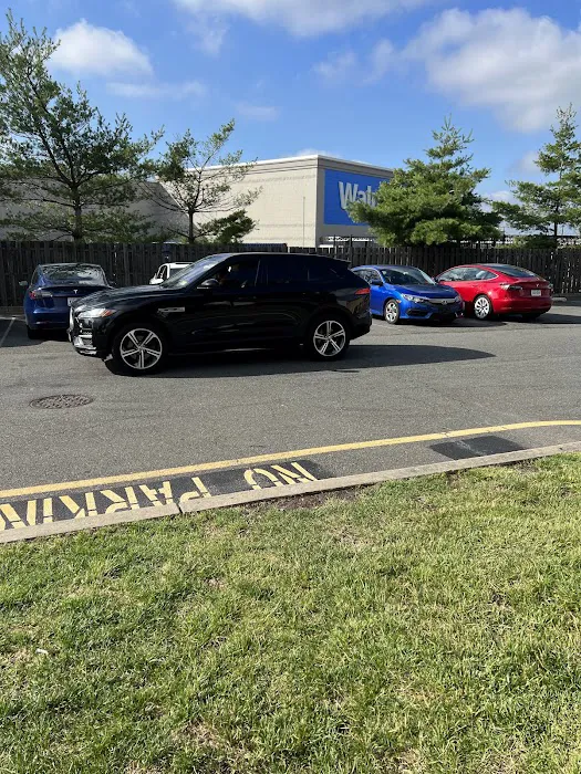 Hertz Car Rental - Woodbridge - Hampton Inn Picture 2