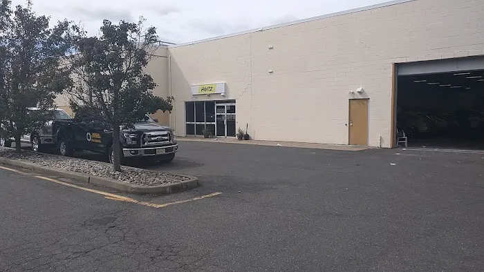 Hertz Car Rental - East Brunswick - Route 18 South Hle Picture 2