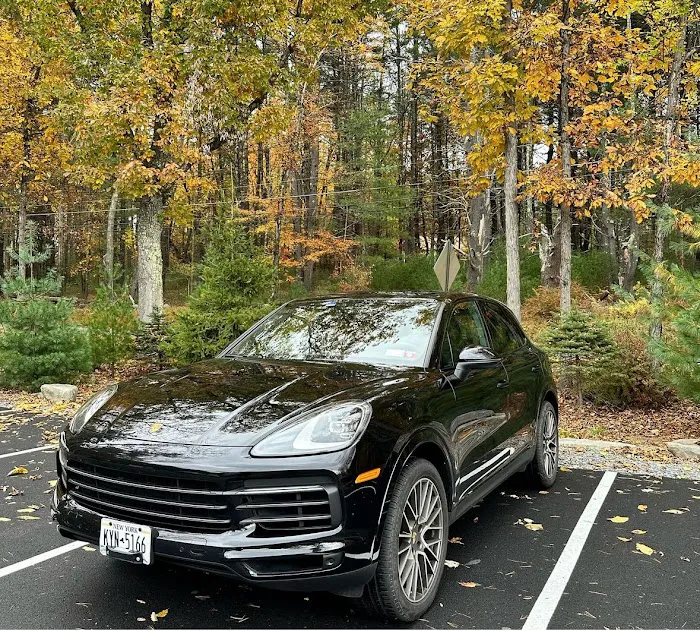 RealCar: Premium & Luxury Car Rental Westchester County Airport HPN Picture 10