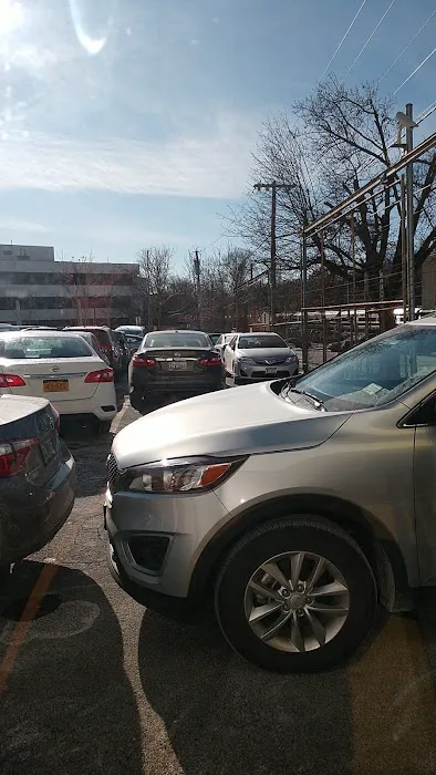 Hertz Car Rental - White Plains - Haarlem Avenue Picture 9