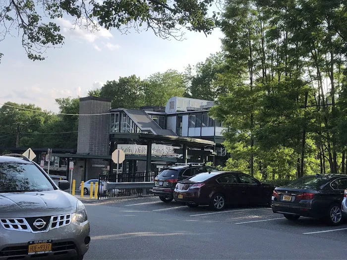 Hertz Car Rental - White Plains - Haarlem Avenue Picture 8