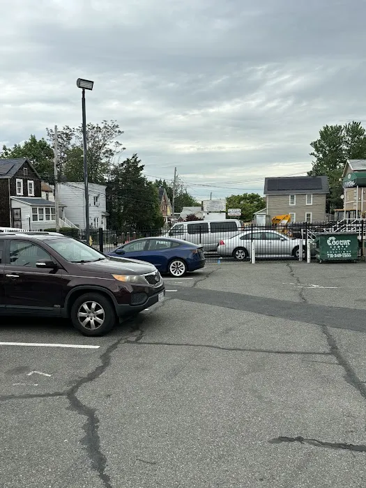 Hertz Car Rental - Staten Island - Cary Avenue Picture 9