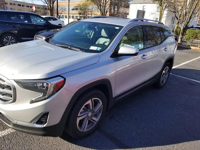 Avis Car Rental Picture 1