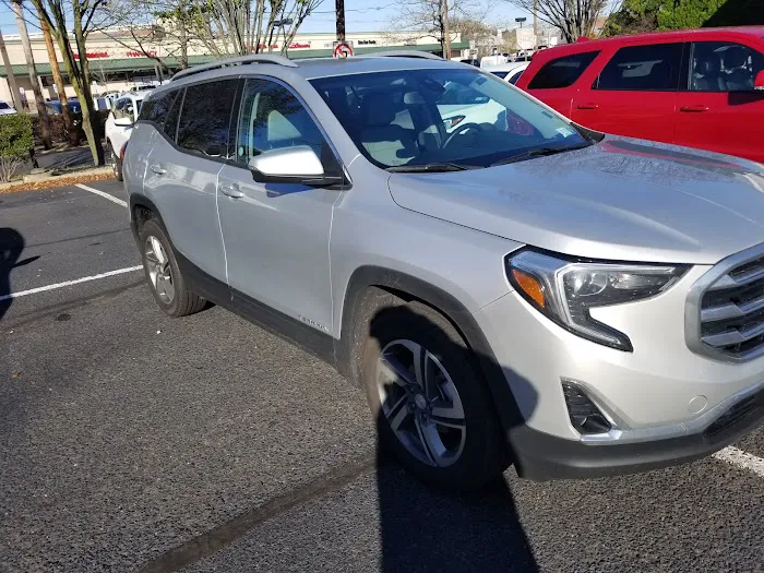 Avis Car Rental Picture 3