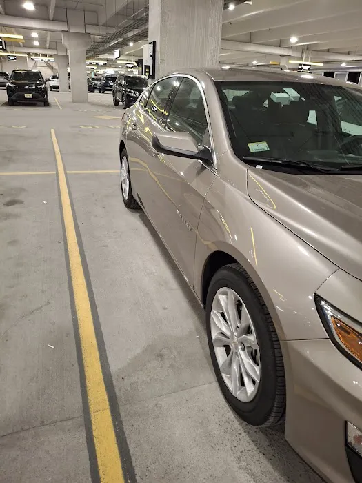 Hertz Car Rental - Newark - Newark Liberty International Airport (EWR) Picture 7