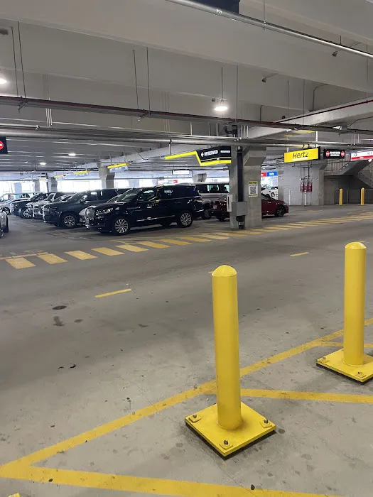 Hertz Car Rental - Newark - Newark Liberty International Airport (EWR) Picture 4