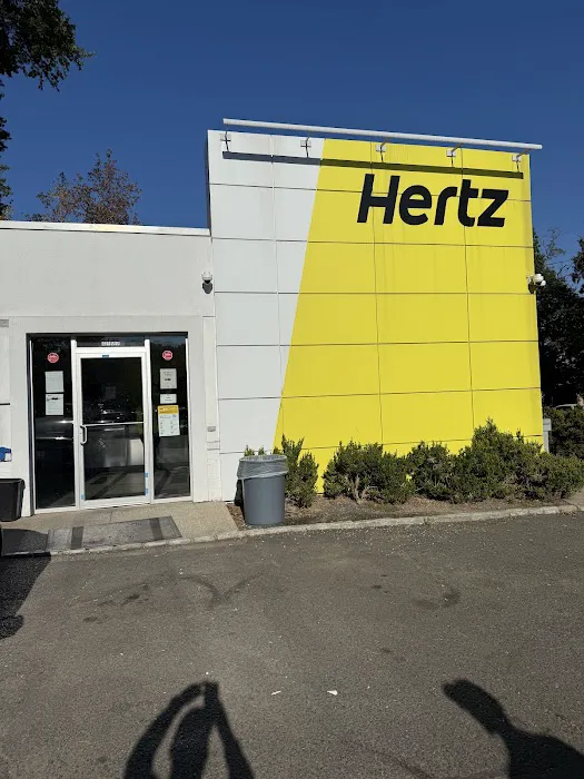 Hertz Car Rental - Union - Route 22 Picture 1