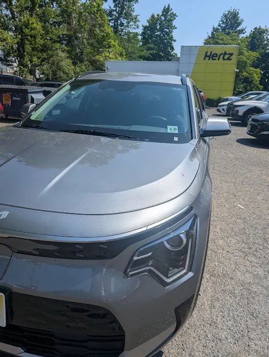 Hertz Car Rental - Union - Route 22 Picture 4