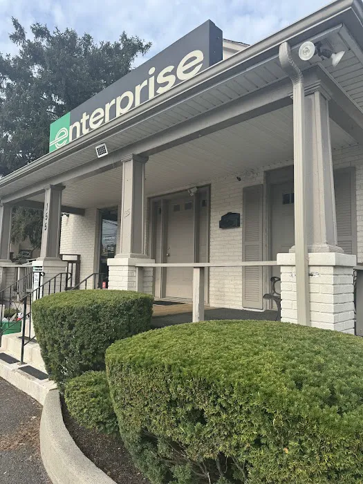 Enterprise Rent-A-Car Picture 3