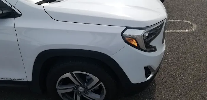 Avis Car Rental Picture 1