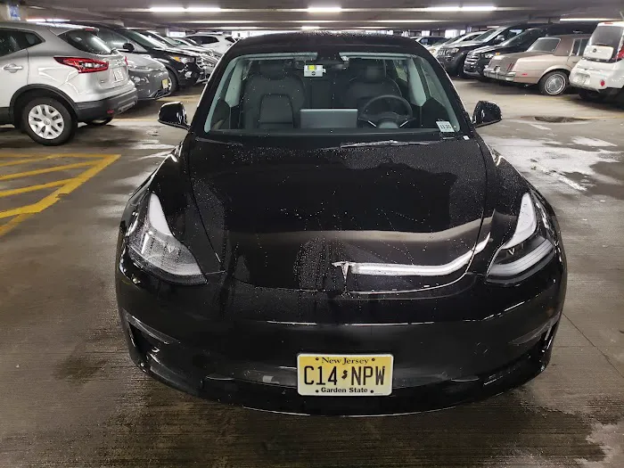 Hertz Car Rental - Jersey City - Mall Drive W Picture 3