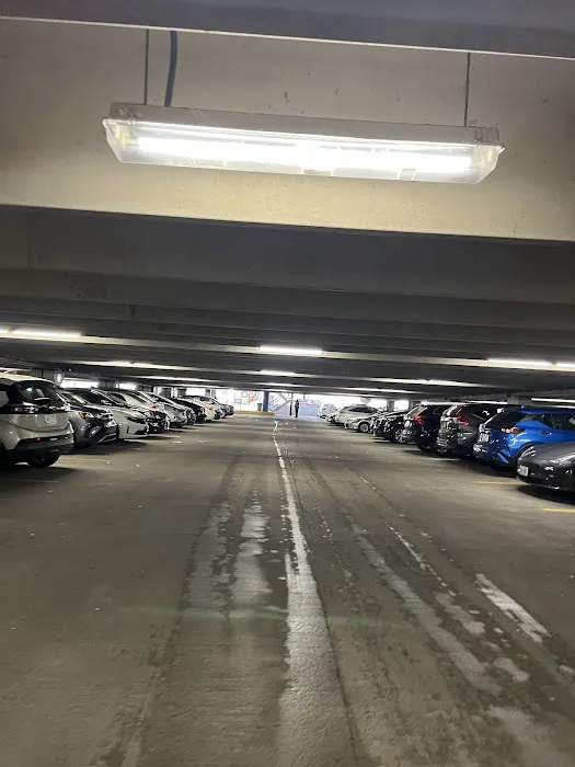 Hertz Car Rental - Jersey City - Mall Drive W Picture 4