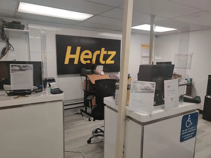 Hertz Car Rental - Jersey City - Mall Drive W Picture 2