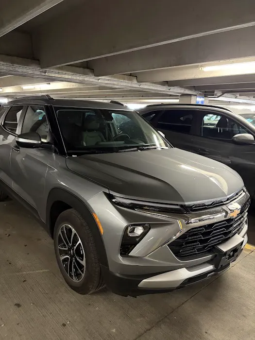 Hertz Car Rental - Jersey City - Mall Drive W Picture 6