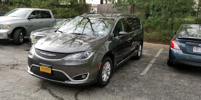 Hertz Car Rental - Upper Saddle River - Route 17 North Picture 2