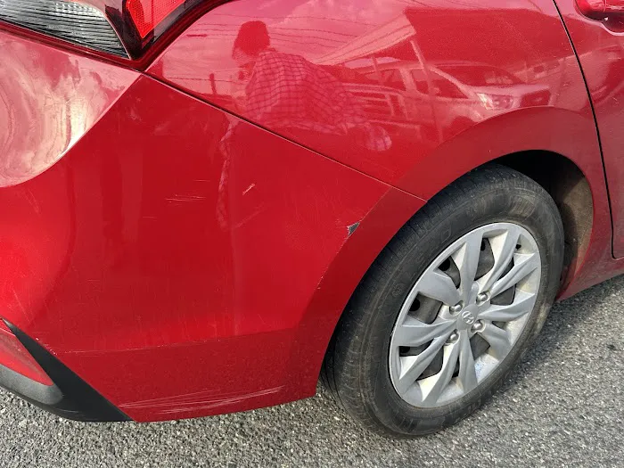 Priceless Car Rental Picture 3