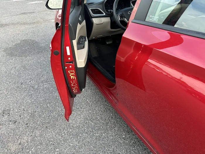 Priceless Car Rental Picture 6