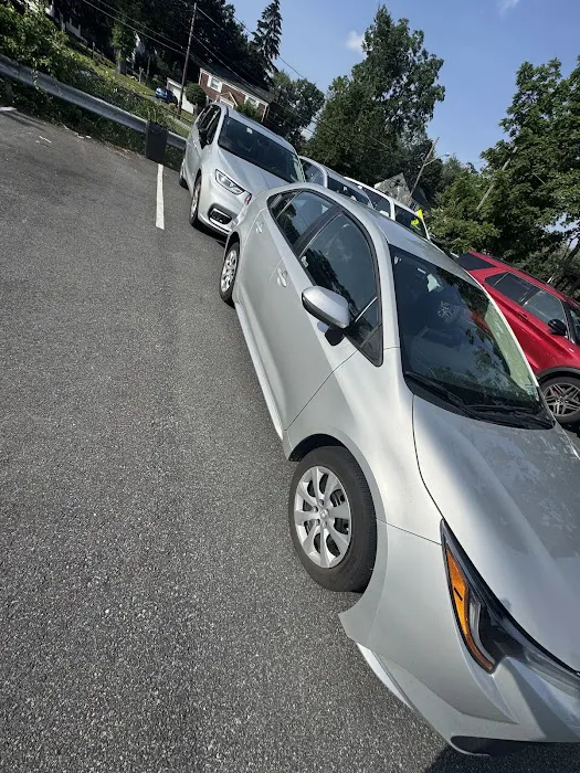 Avis Car Rental Picture 1
