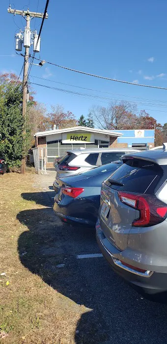 Hertz Car Rental - Lakewood - Ocean Avenue Picture 4