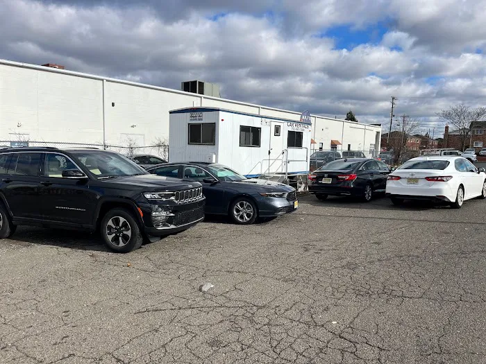 Lenox Car Rental Picture 3