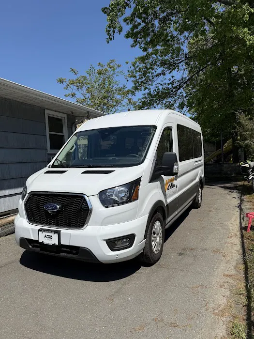 Ariz Car Rental Picture 6