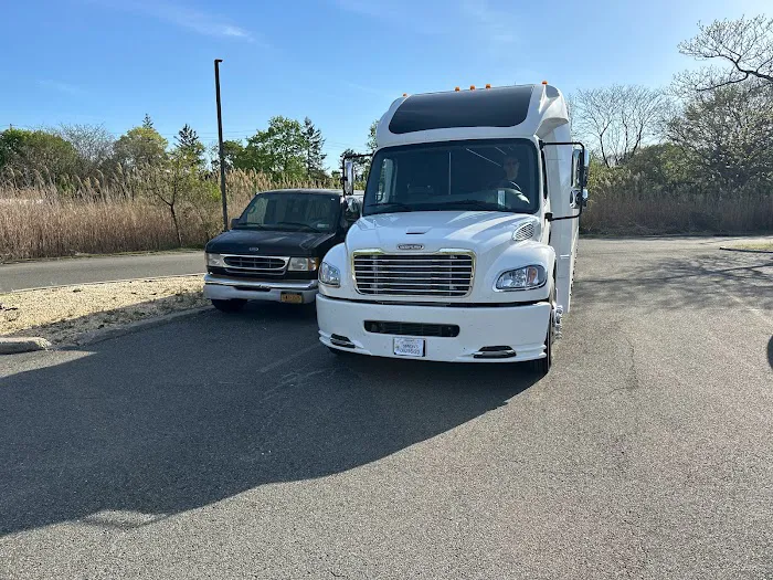 The Good Life Transportation Company Picture 9