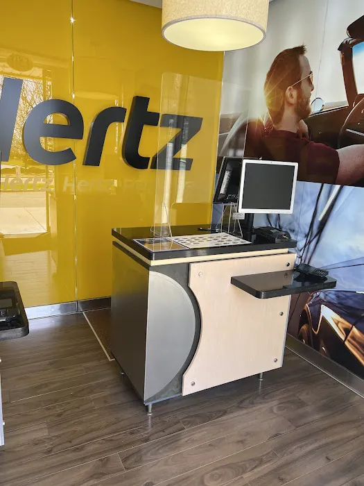 Hertz Car Rental - Paramus - N Streetate Rt 17 Picture 3
