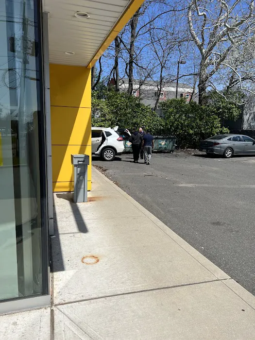 Hertz Car Rental - Paramus - N Streetate Rt 17 Picture 10