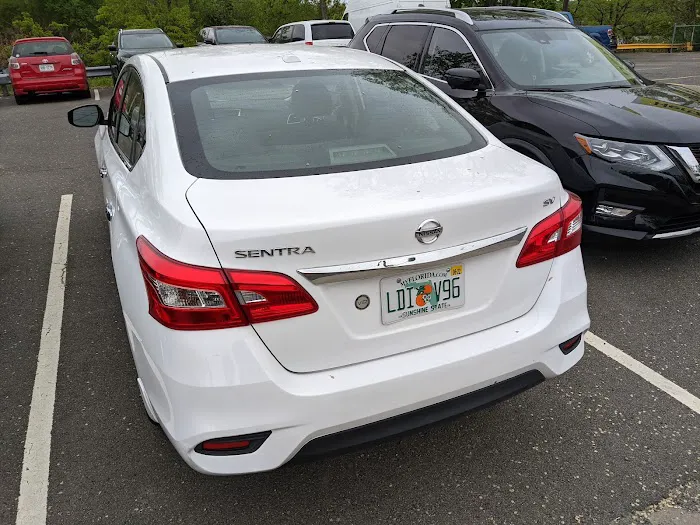 Hertz Car Rental - Hackensack - River Street Picture 5
