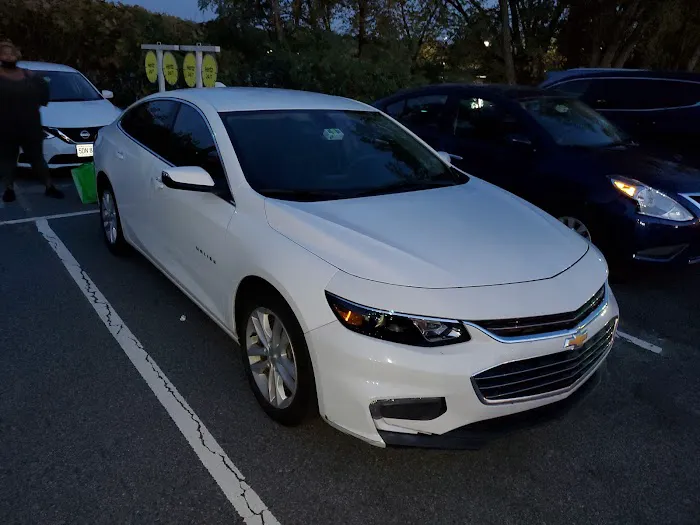 Hertz Car Rental - Hackensack - River Street Picture 4