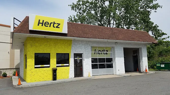 Hertz Car Rental - Hackensack - River Street Picture 6