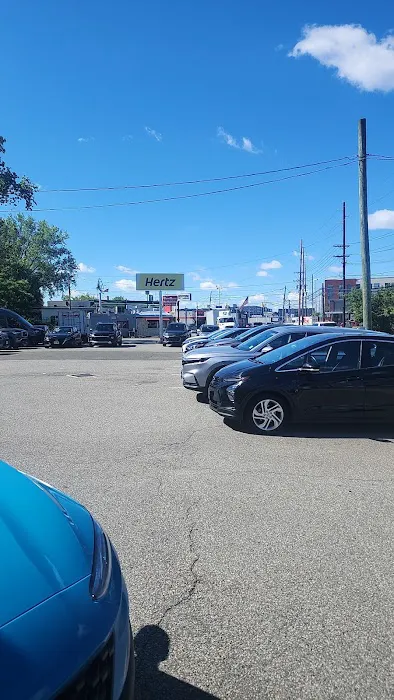 Hertz Car Rental - Hackensack - River Street Picture 7