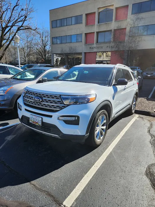 Hertz Car Rental - Norwalk - Main Street Picture 7