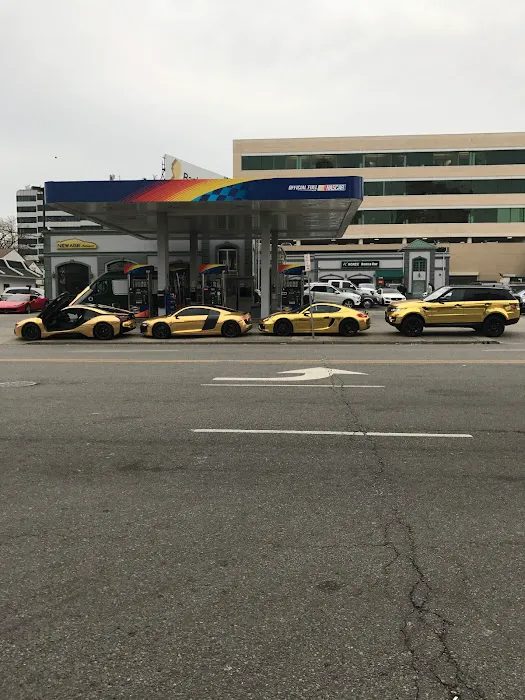 Gold Chrome Car Rentals Picture 4