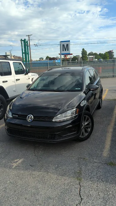 Gold Chrome Car Rentals Picture 3