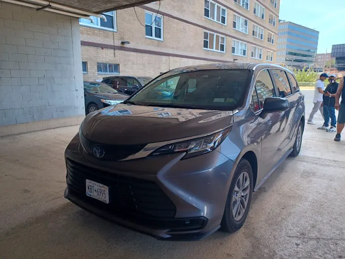 Avis Car Rental Picture 4
