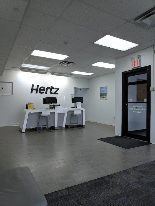 Hertz Car Rental - Fort Lee - Bergen Boulevard Picture 4