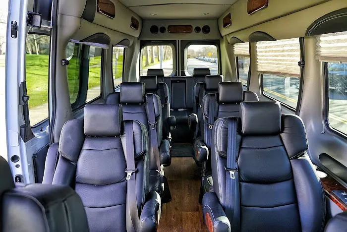 Yale Car Van Rental /15 passenger Sprinter Picture 6