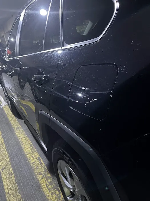 Avis Car Rental Picture 3